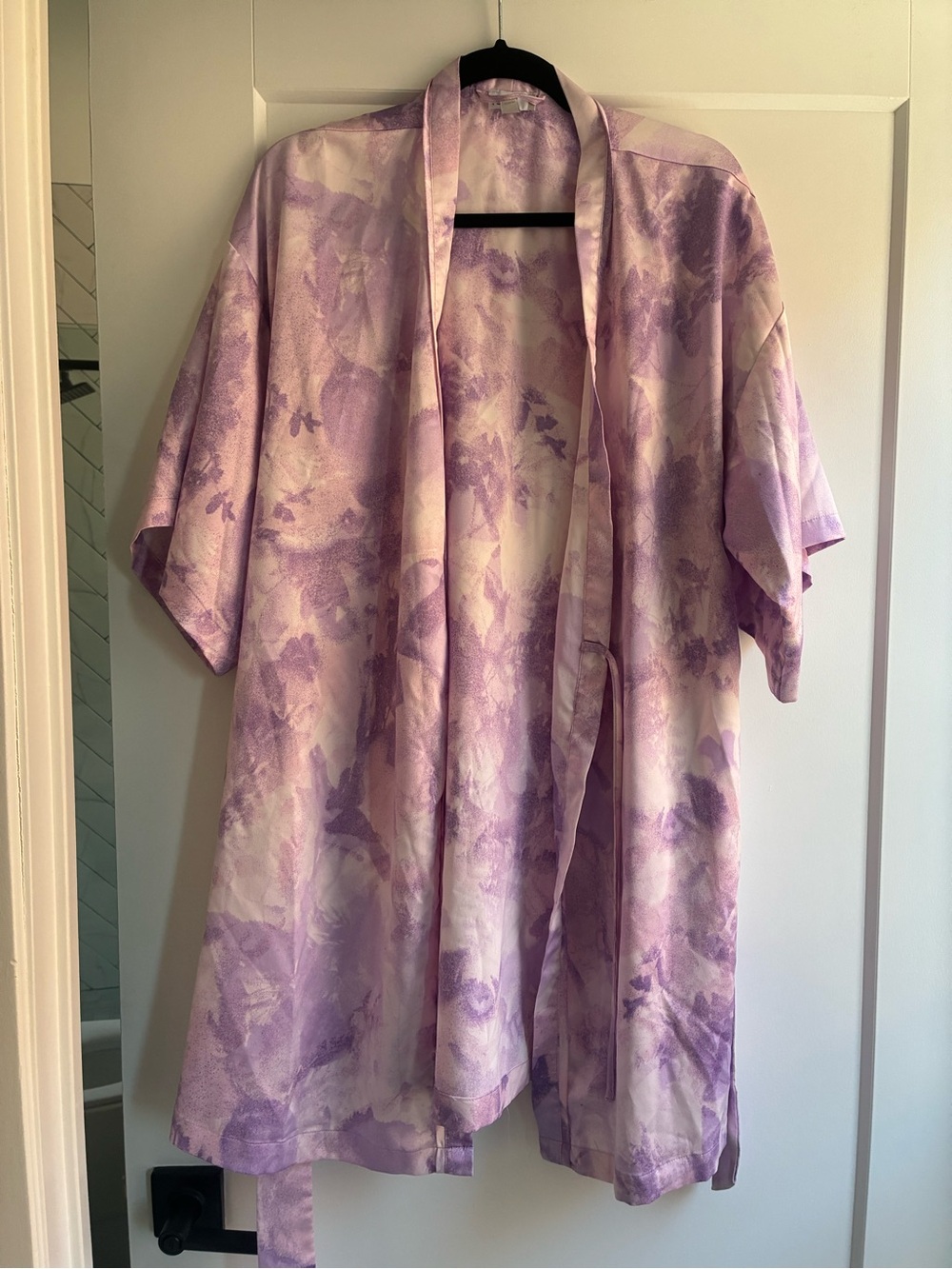 Nordstrom Lavender Satin Kimono-Style Wrap